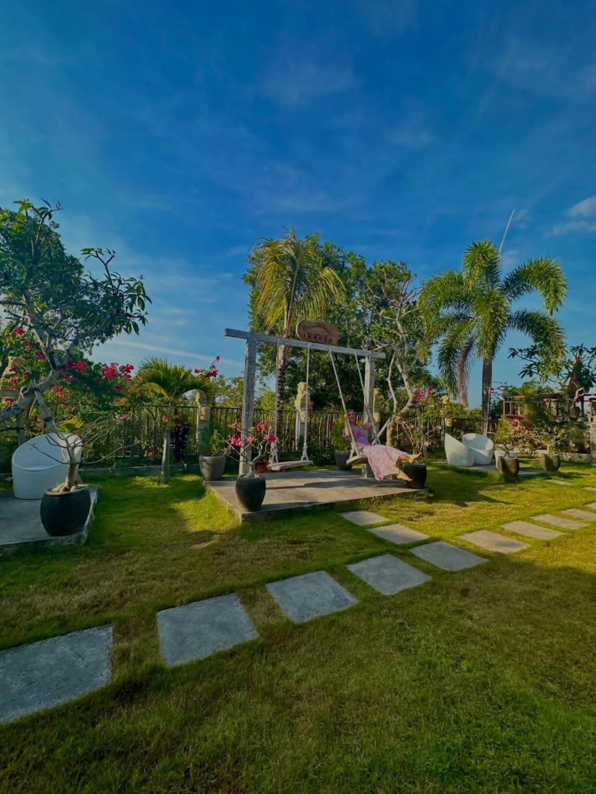Innora Jungle Resort And Spa Batununggul Exterior foto