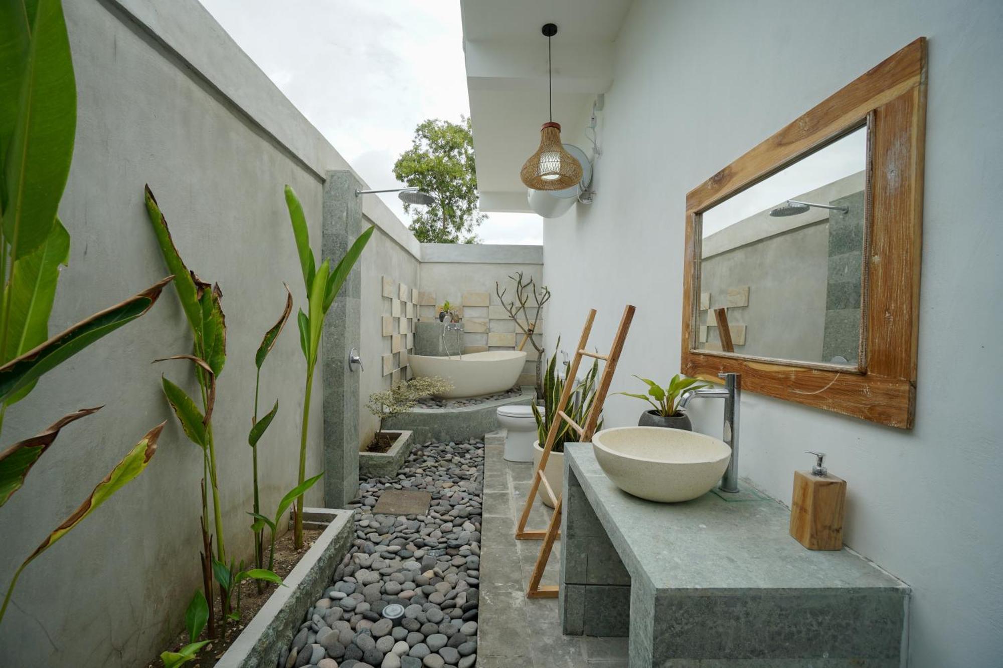 Innora Jungle Resort And Spa Batununggul Exterior foto